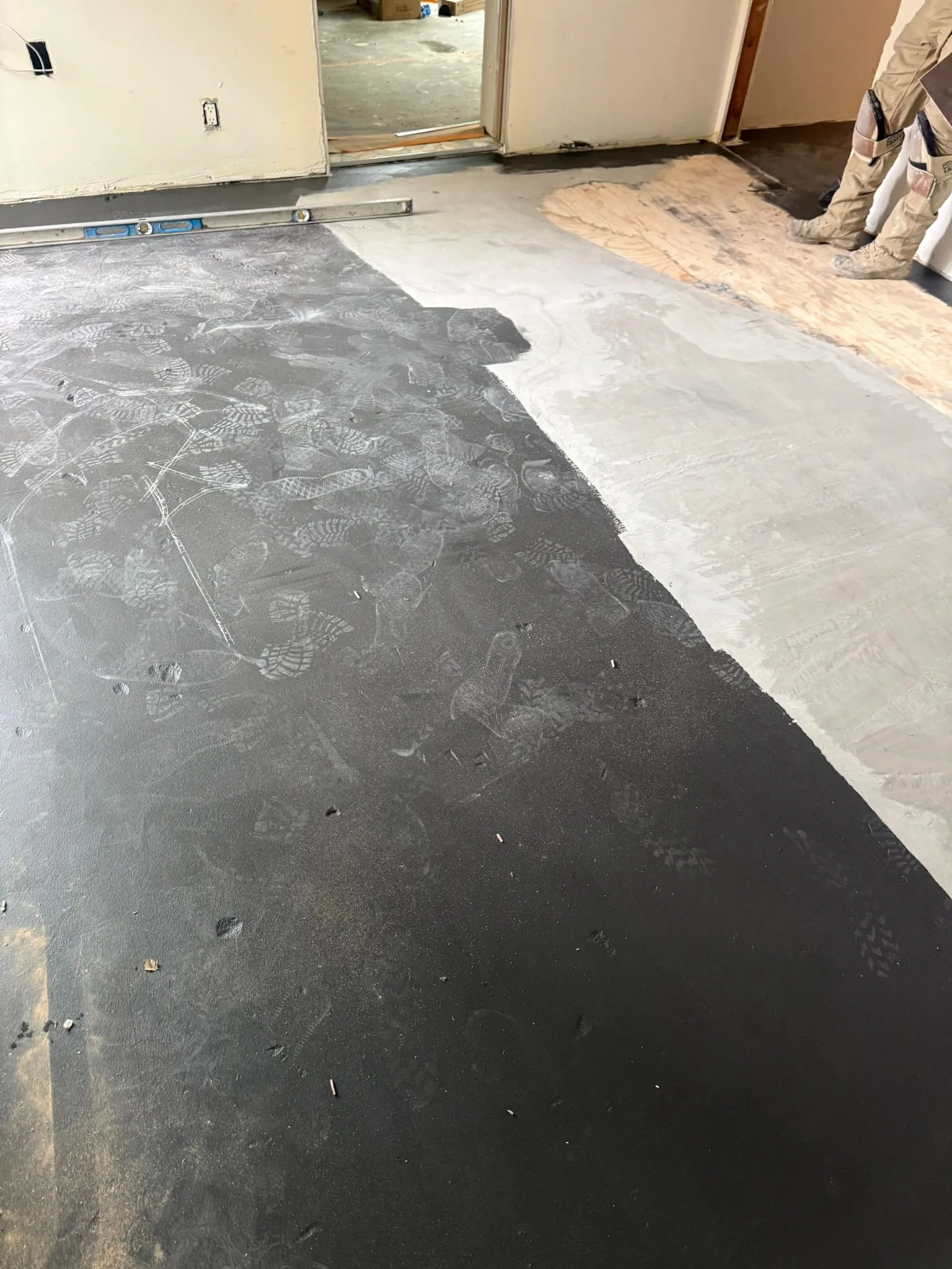 Primer coat ready for self-leveling