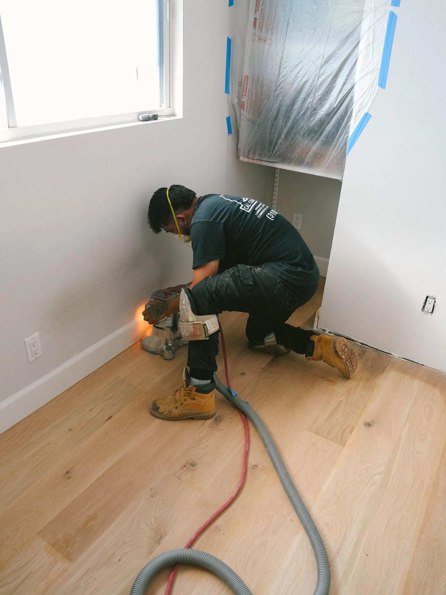 Edging along the baseboard