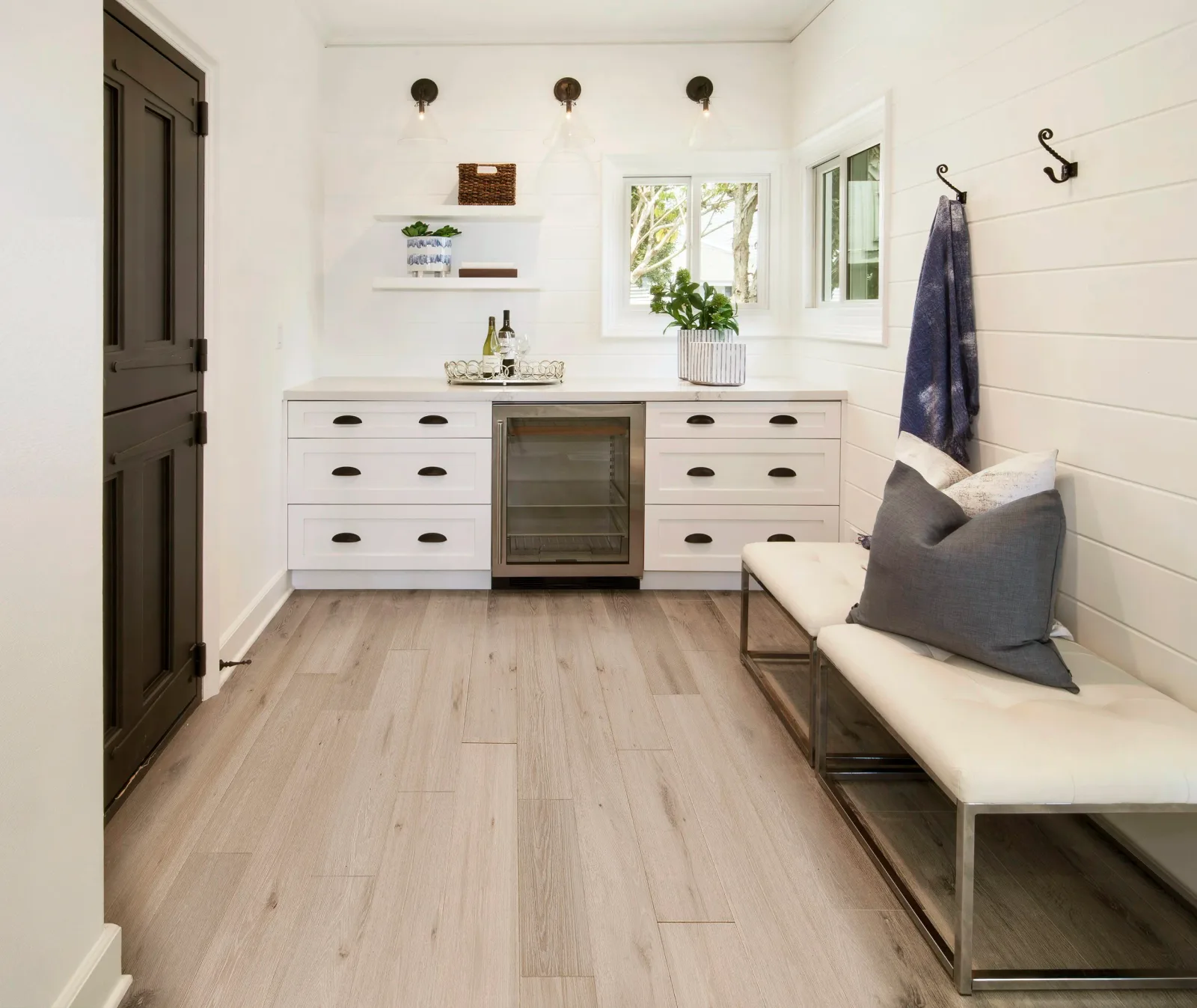 Voguish room scene 1