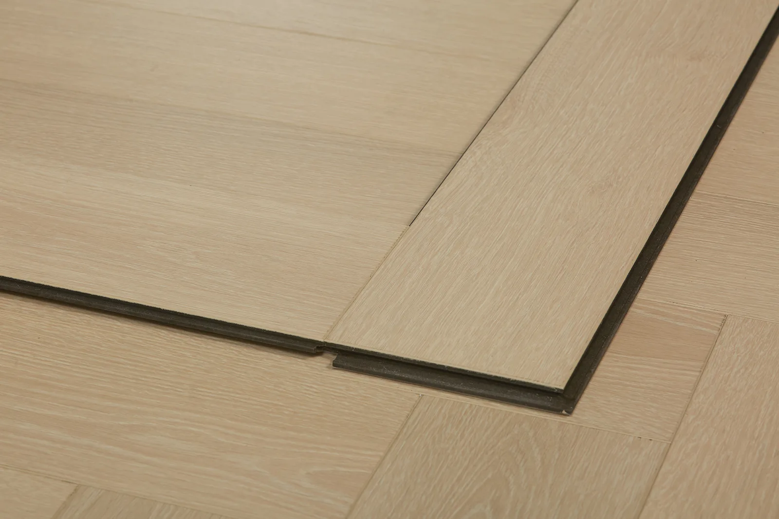 Lyra-Herringbone room scene 7