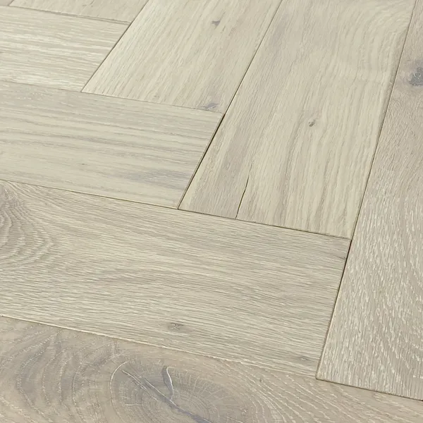 Como Herringbone — Monarch Plank Lago