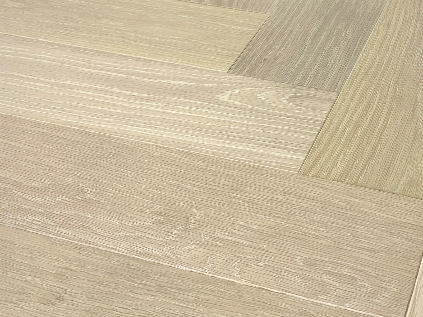 Devero Herringbone — Monarch Plank Lago