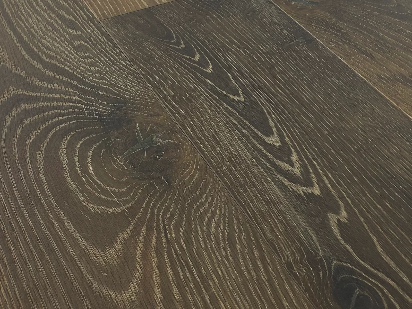 Moro — Monarch Plank Lago