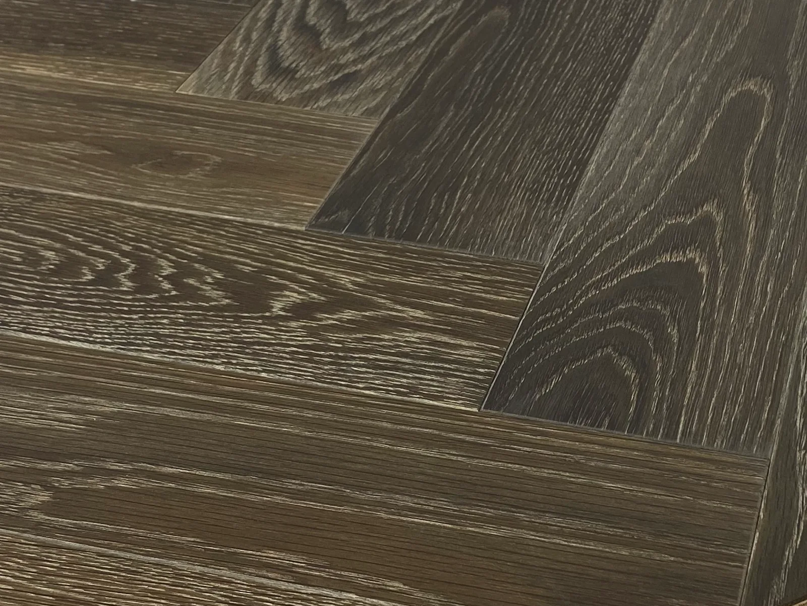 Moro Herringbone — Monarch Plank Lago