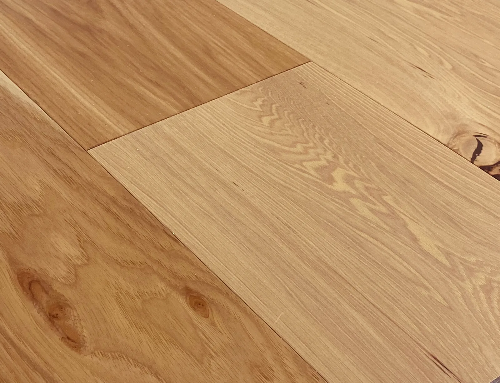 Hickory Light Rustic — Monarch Plank Vinland