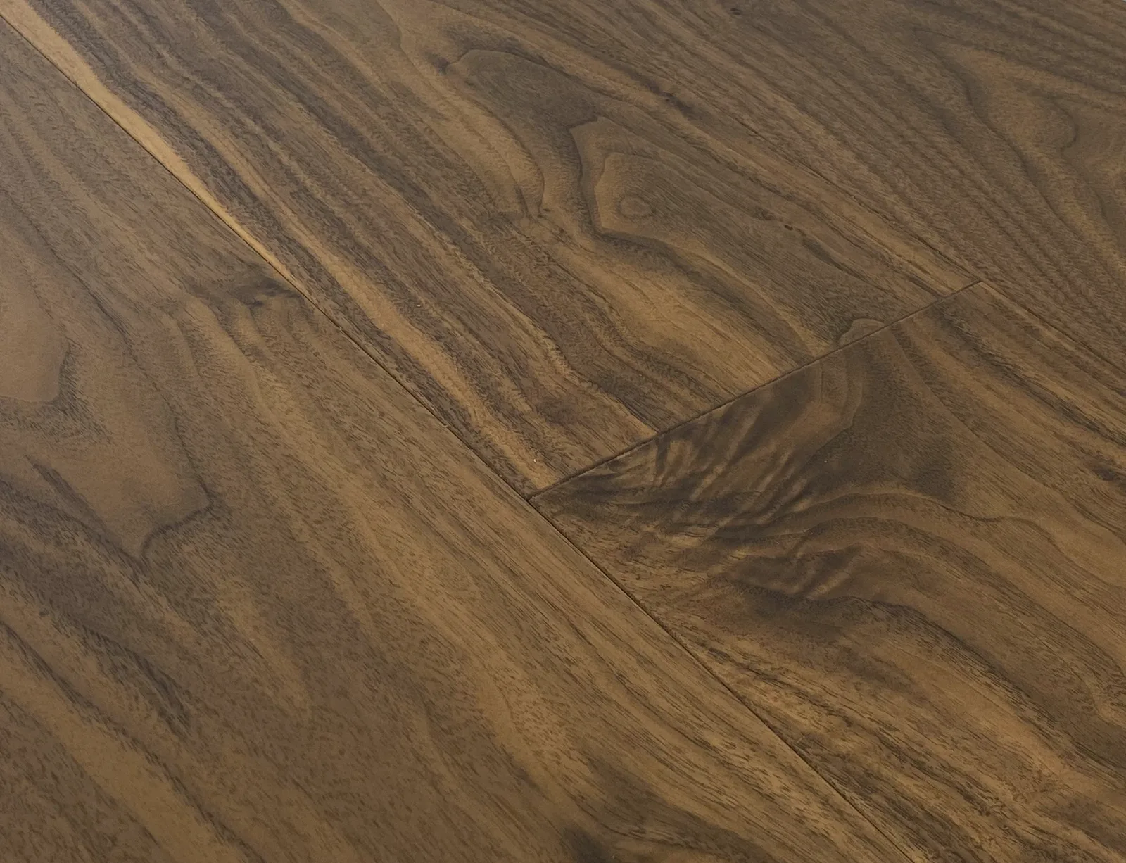 Walnut Light Rustic — Monarch Plank Vinland